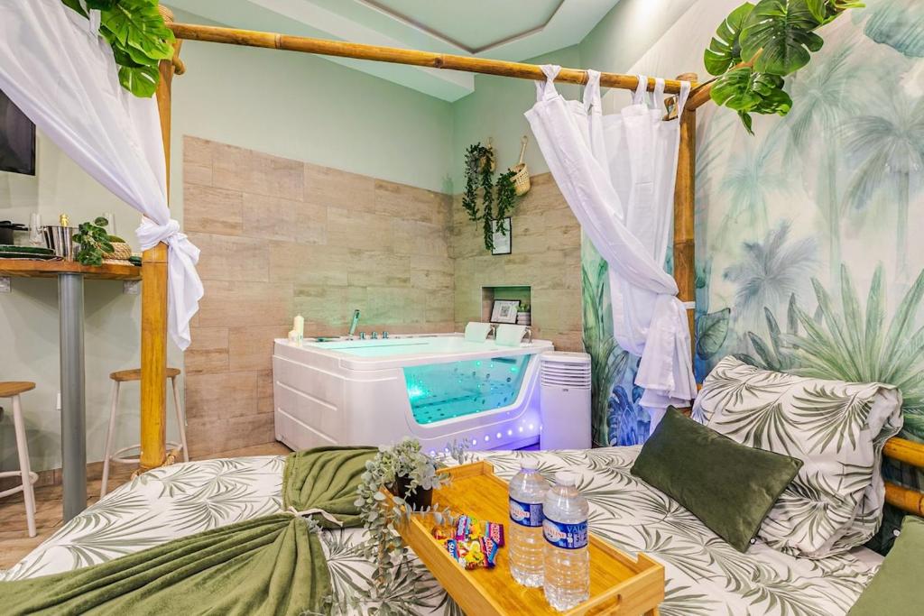 La Jungle Secrète Spa et cinéma en plein air – photo 2