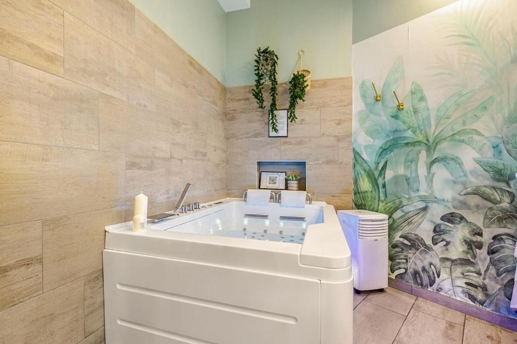 La Jungle Secrète Spa et cinéma en plein air – photo 9