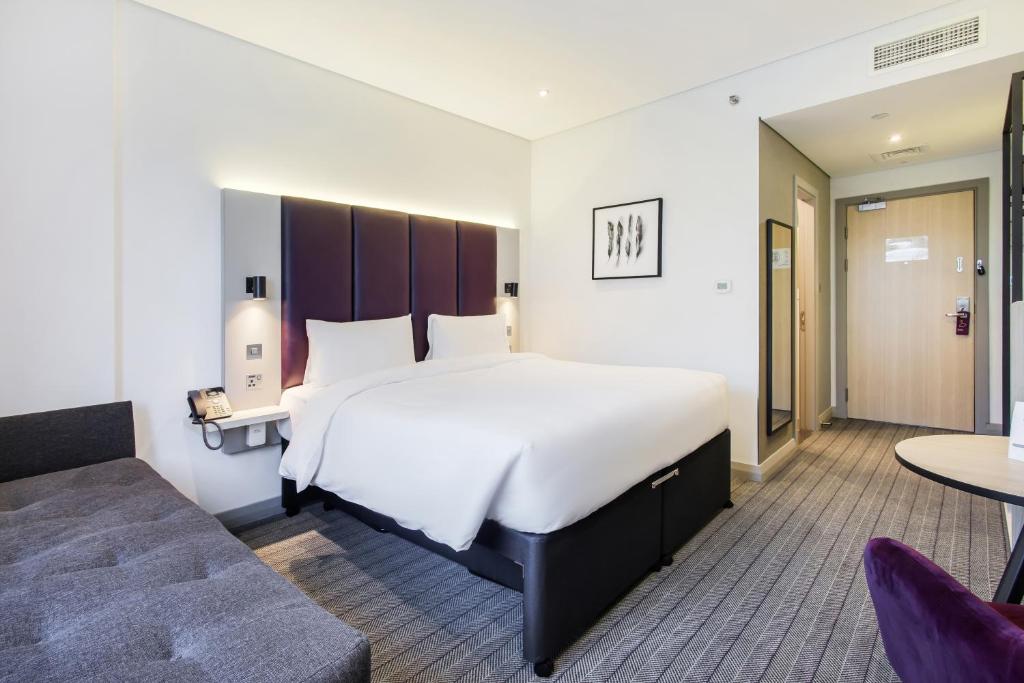 Premier Inn Dubai International Airport - 