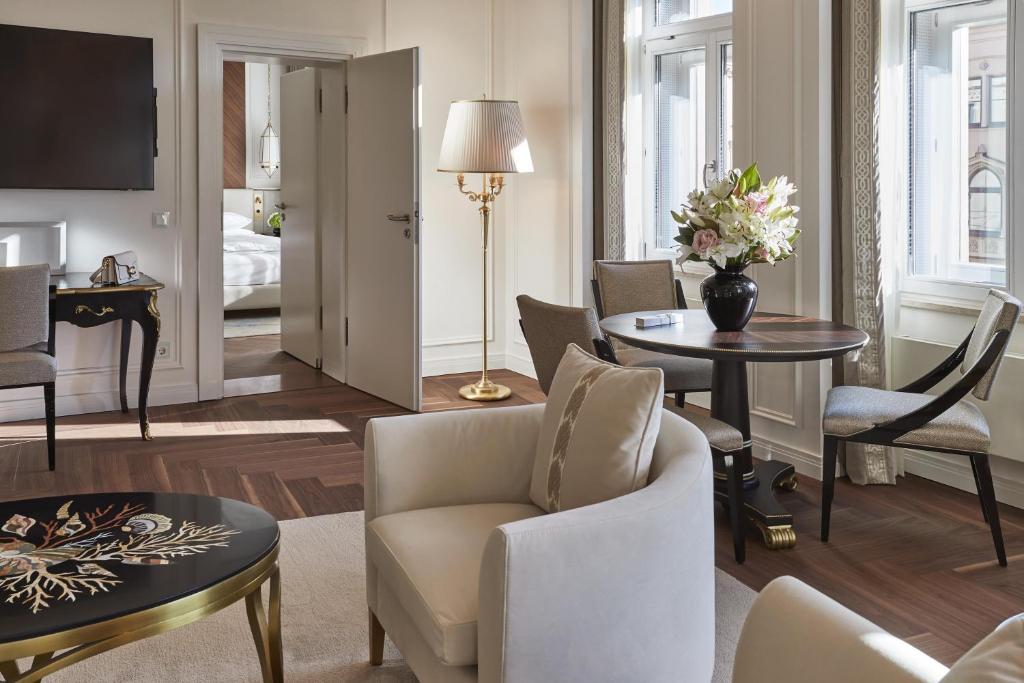 Vier Jahreszeiten Kempinski München - Kenmerkende Suite Met Twee Slaapkamers