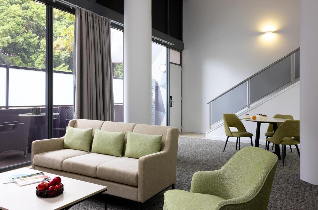Meriton Suites Waterloo