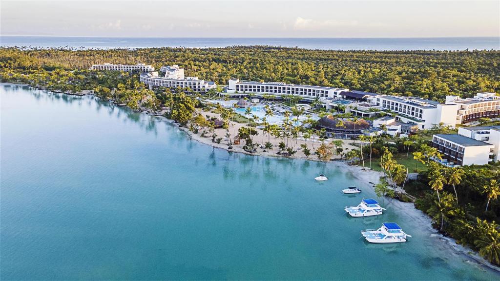 Zemi Miches Punta Cana All-Inclusive Resort, Curio by Hilton