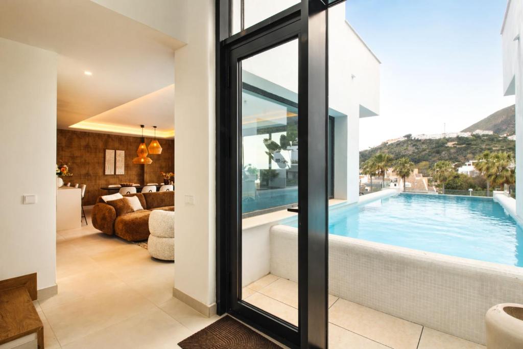 Luxury 4-Bedroom House Rental in Benalmádena with Private Pool