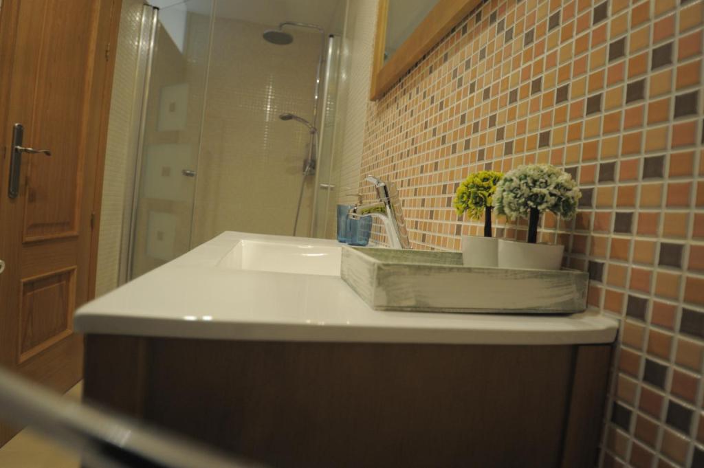 A bathroom at Cuencaloft La casa de Los Moralejos