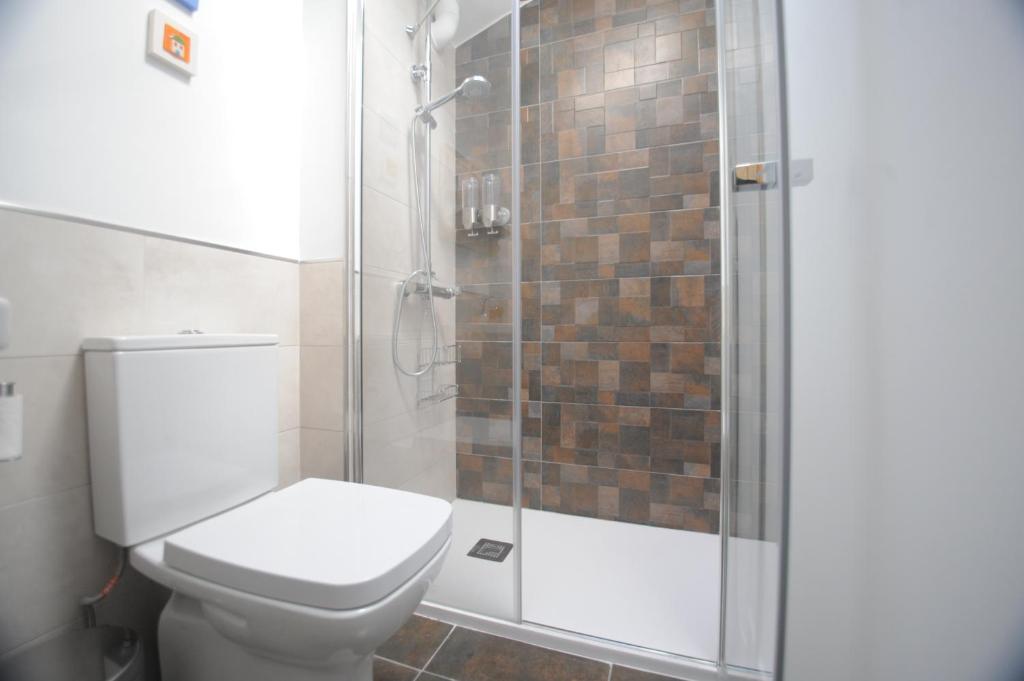 A bathroom at Cuencaloft La casa de Los Moralejos