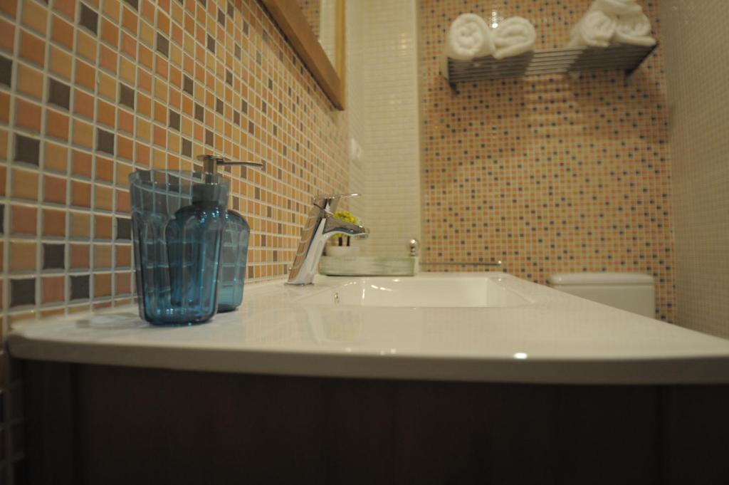 A bathroom at Cuencaloft La casa de Los Moralejos