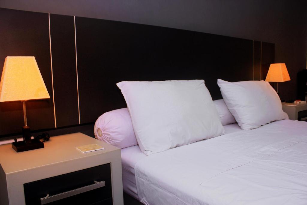 Villa Rumah Putih Abu Abu - 17