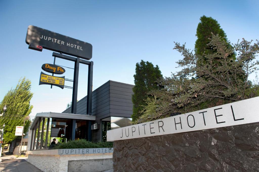 Certifikát, hodnocení, plakát nebo jiný dokument vystavený v ubytování Jupiter Hotel