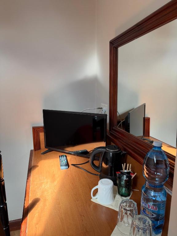 Hotel City - Eenpersoonskamer Met Eigen Externe Badkamer