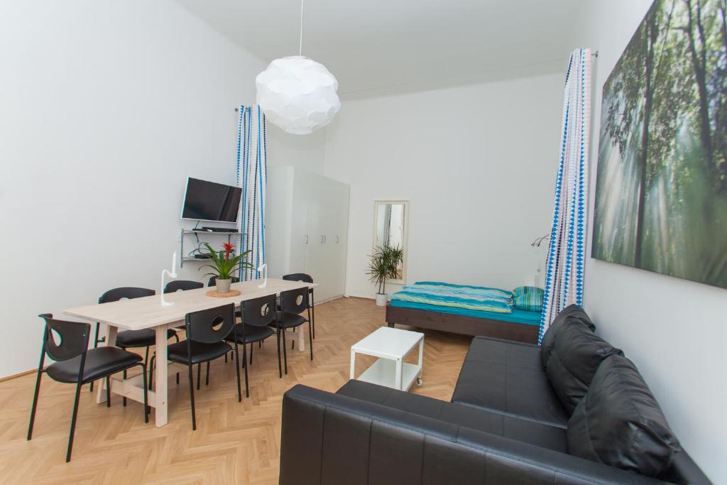 Deluxe Apartment with 3 Rooms - Hegelgasse 17 -