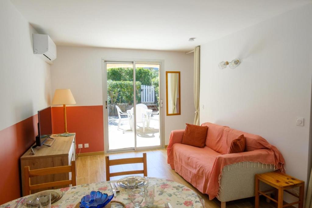 Apartment with garden and parking in Sainte-Maxime