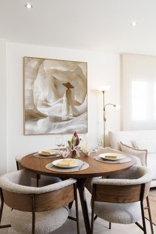 MARBELLA BANUS SUITES - Banús Playa Rocio, Brand New, Direct Access to the Beach, Terrace Direct Views of the Garden & Pool, 3-min Walk to Puerto Banús , Super Bright