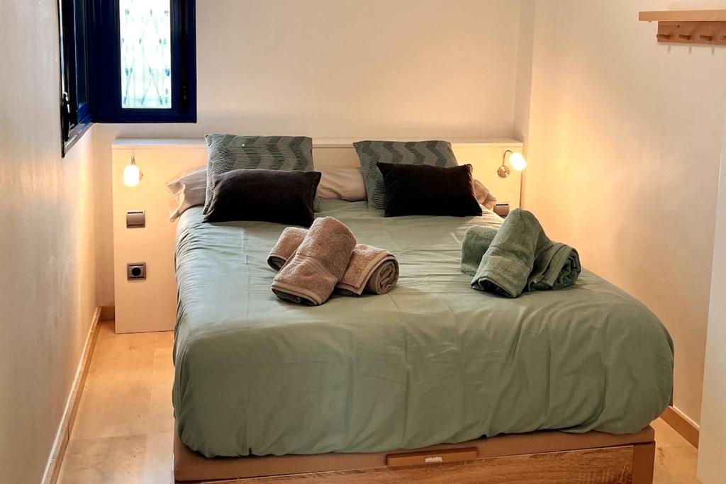 Duplex with Pool Garage Easy walk to the Sea