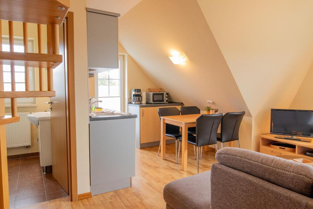 Holiday Home Blu Hus - Two-Bedroom Maisonette Apartment 2
