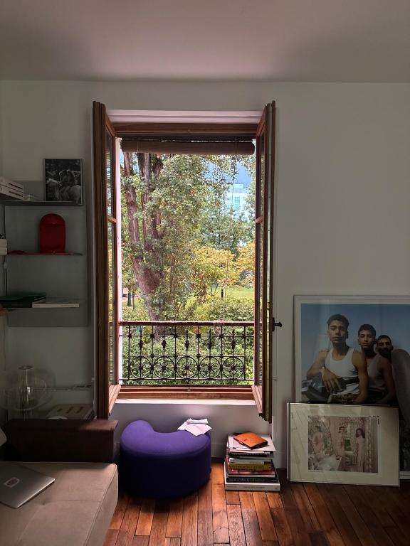 Bright appartment in Paris