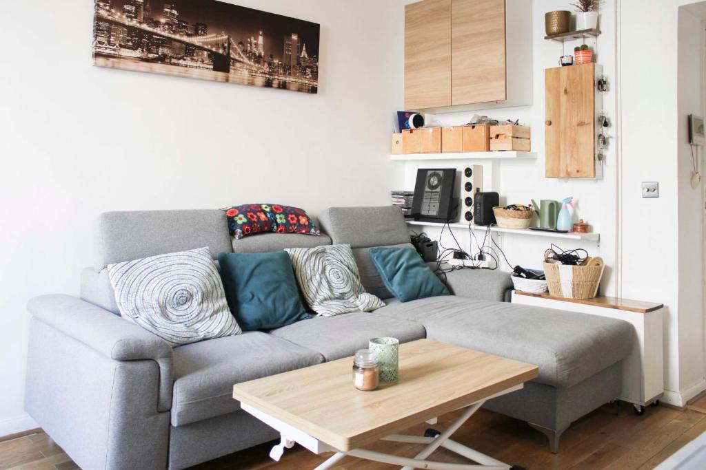 2-bedroom apartment - Eiffel Tower
