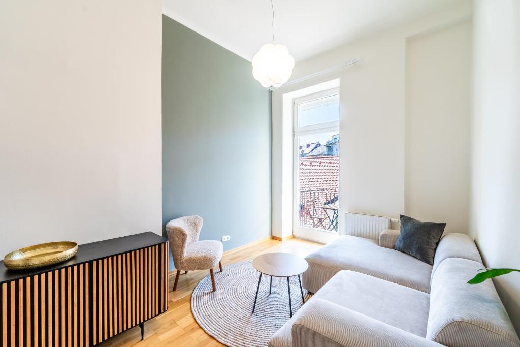 Premium 2BR Apartment close to city center