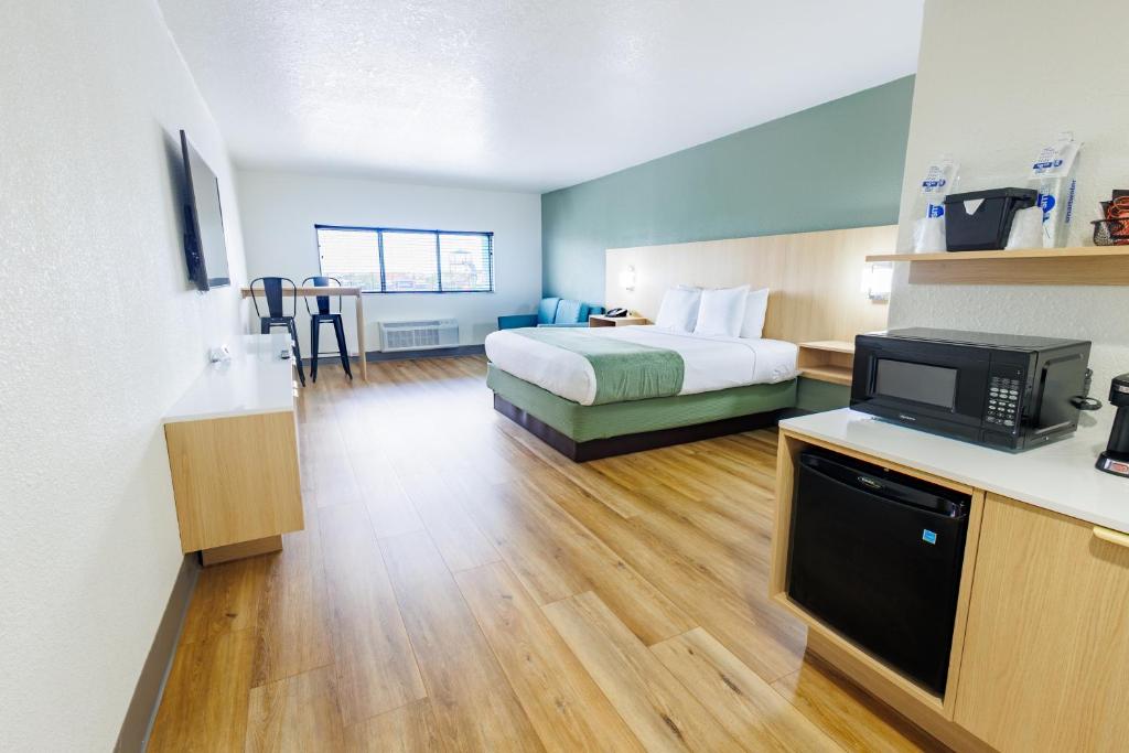 Coco Key Hotel & Water Park Resort - 