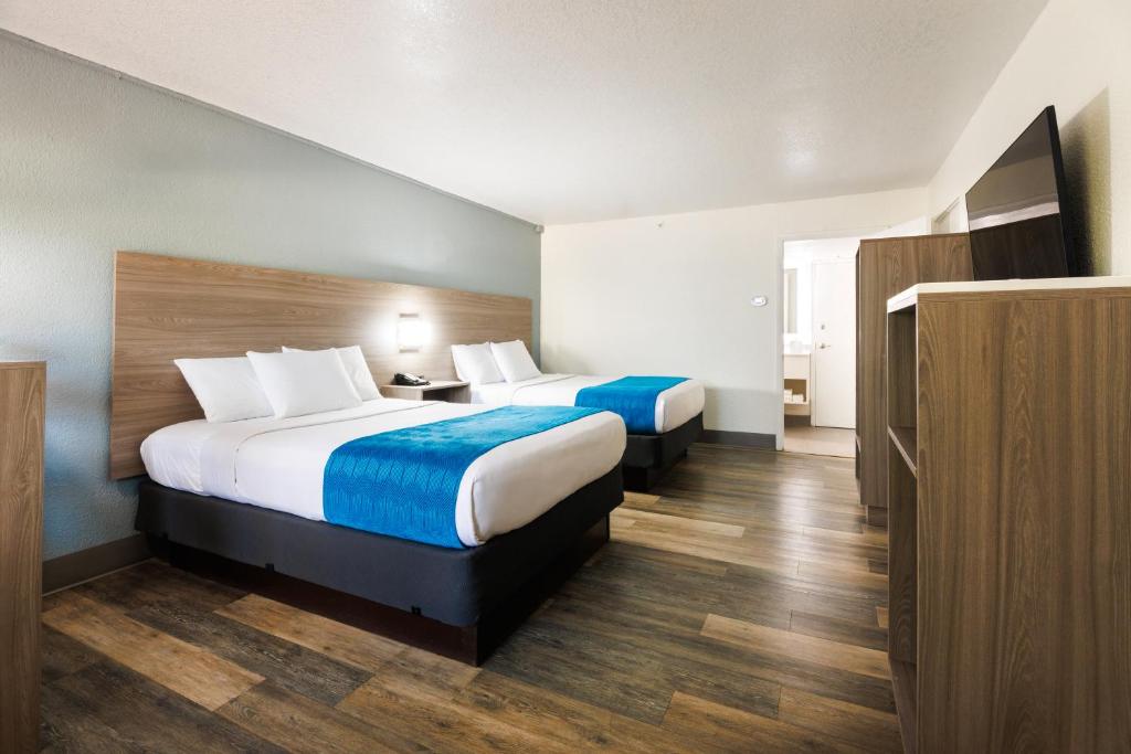 Coco Key Hotel & Water Park Resort - 