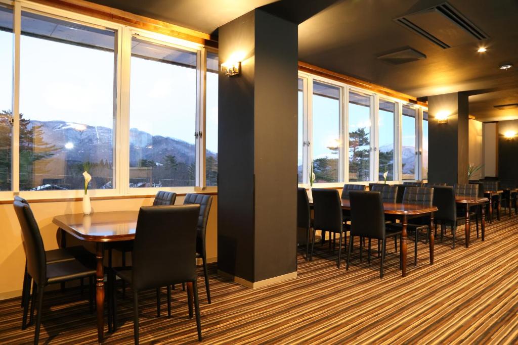 Nespecifikovaný výhled na hory nebo výhled na hory při pohledu z hotelu