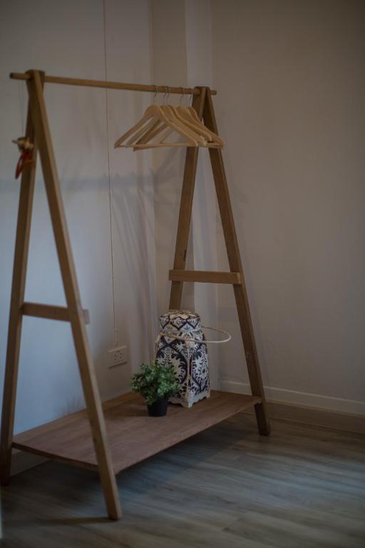 Vera Nidhra - Self check-in after 6pm - 12