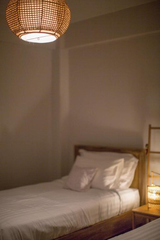 Vera Nidhra - Self check-in after 6pm - 11