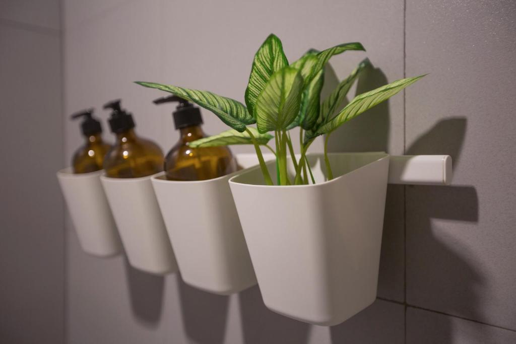 Vera Nidhra - Self check-in after 6pm - 8