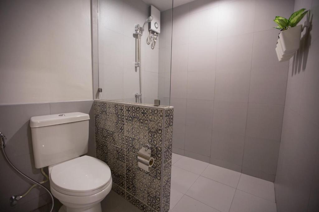 Vera Nidhra - Self check-in after 6pm - 7