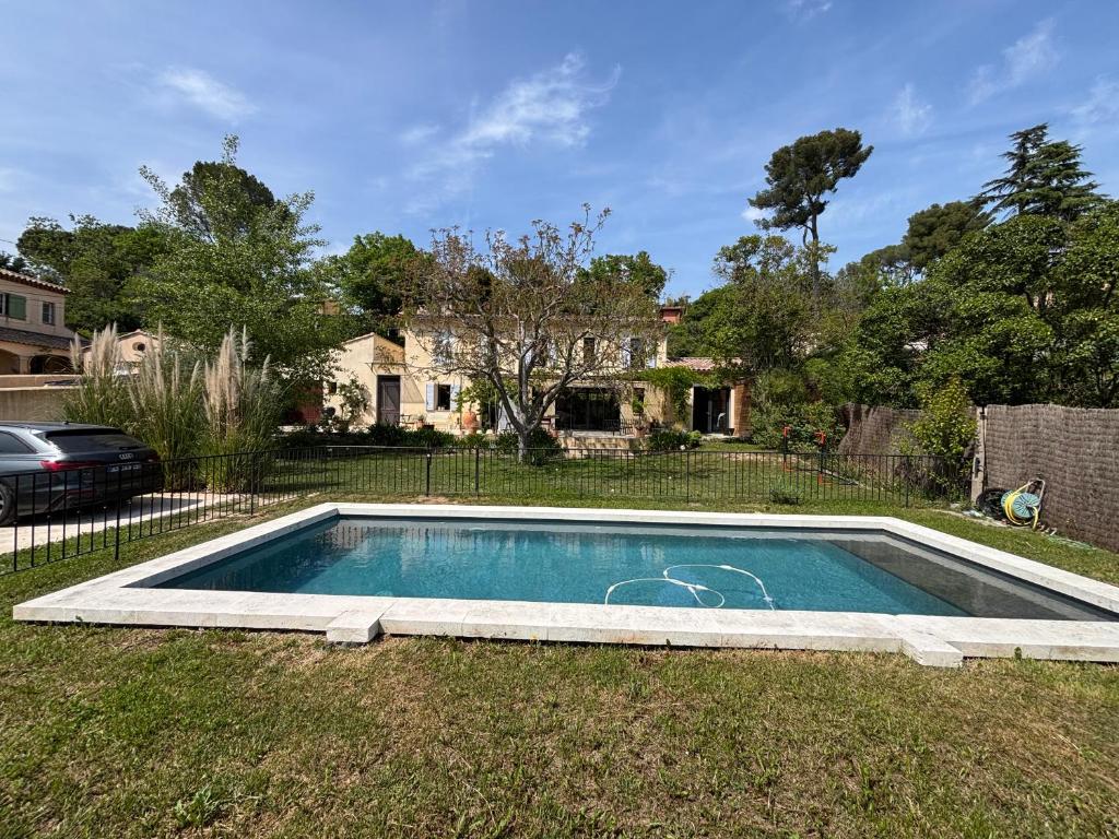 Bastide familiale avec piscine proche centre d'Aix