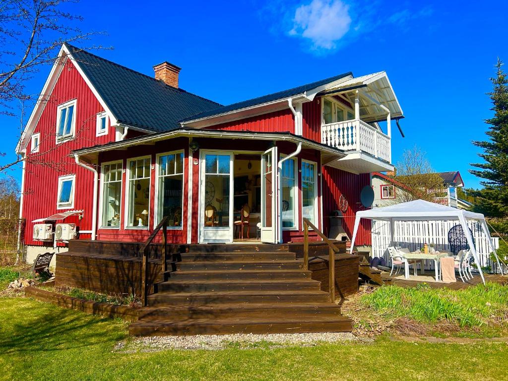 Scandinavian Villa near Sea with Sauna 4BR
