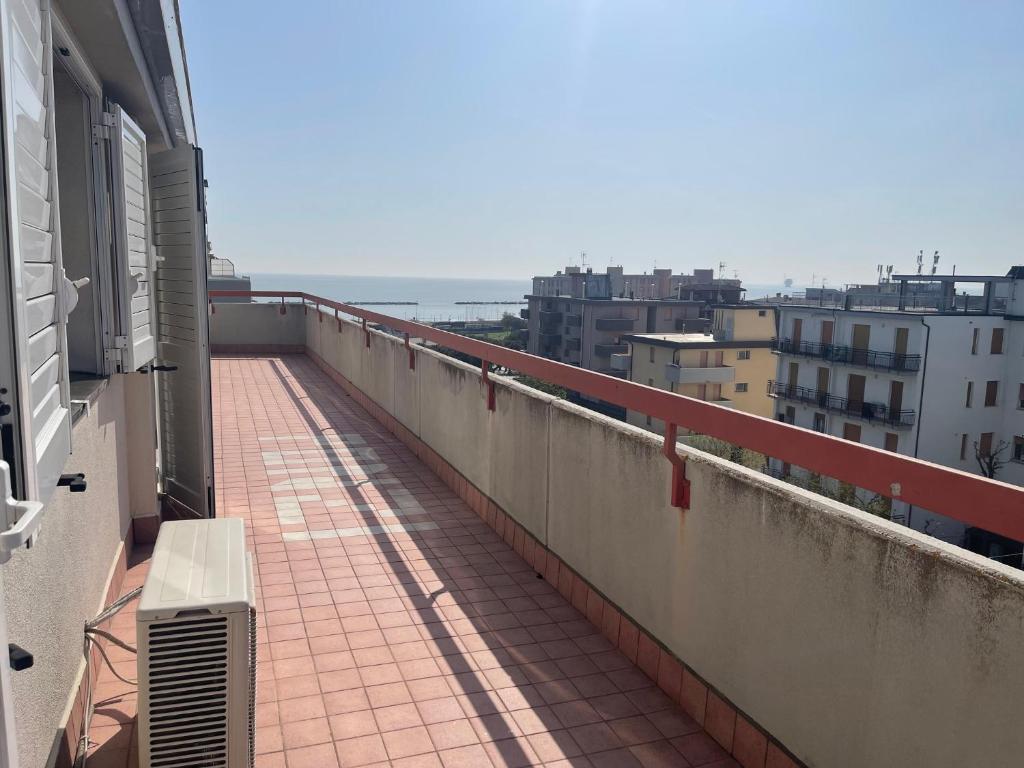Apartament 2 bedroom with one bathroom and penthouse Apartament 3 bedroom and 2 bathroom included with umbrella and sunbeds - Three-Bedroom Apartment With Ocean View