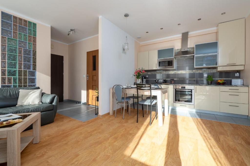 Apartamenty Izerskie - Large Two-Bedroom Apartment (tarASowy)