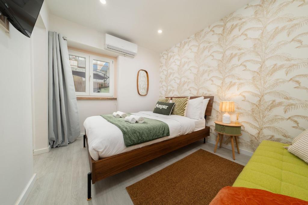 Flat in central Lisbon with AC & private kitchen