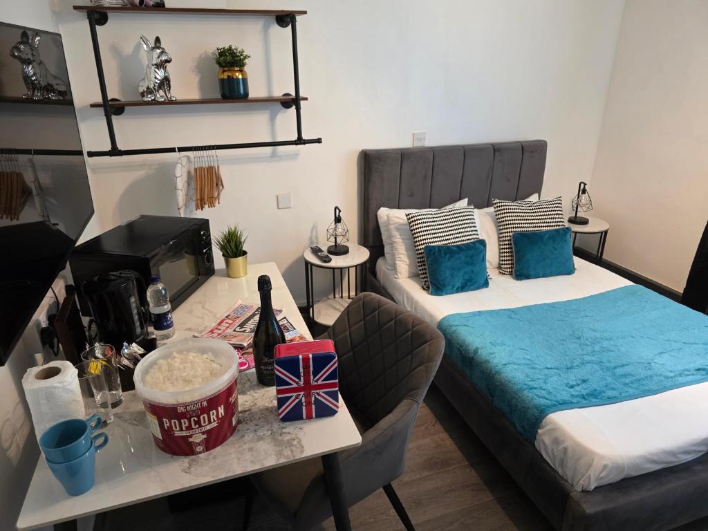 Gallery image of Eastwood Guest House - Receptionless in Marston Green