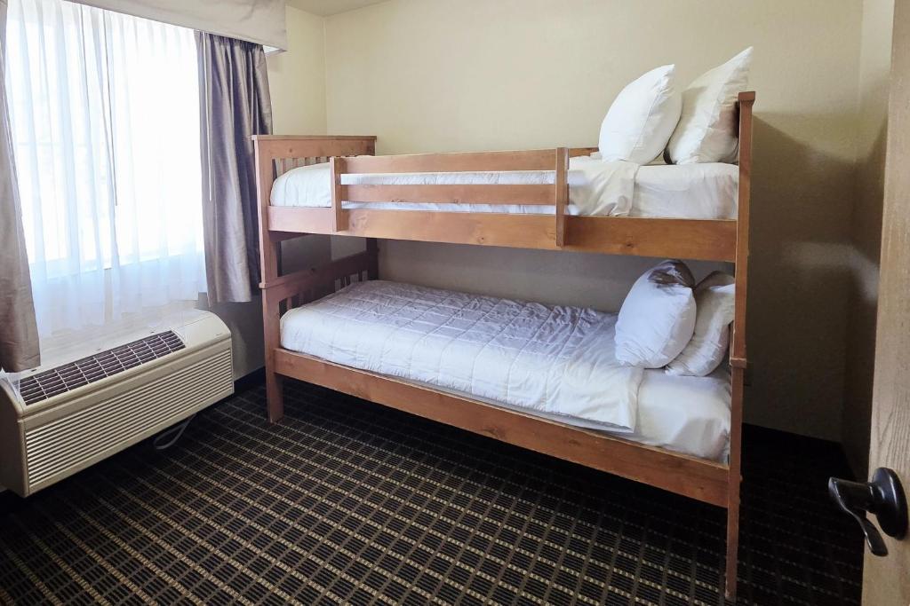 Quality Inn and Suites Silverthorne - Copper Mountain photo