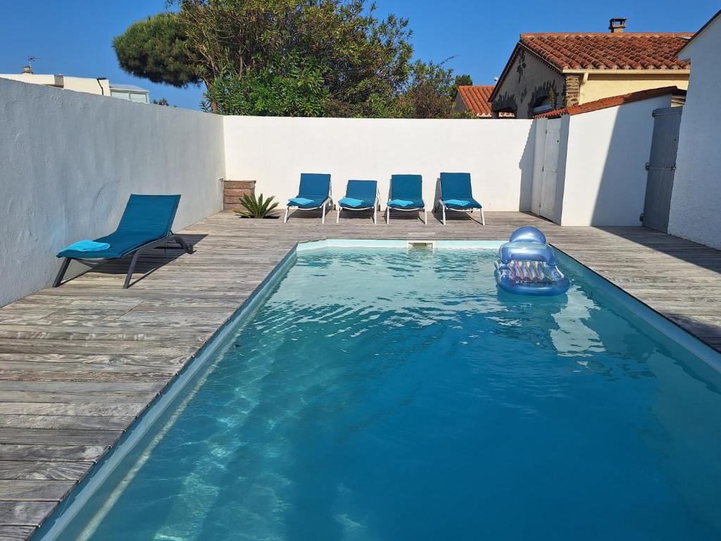 Villa familiale, piscine à 100 m de la plage - 8ALBAU26