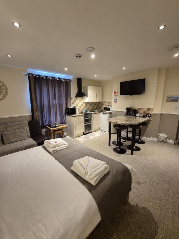 Appletorre House Holiday Flats - Two-Bedroom Apartment