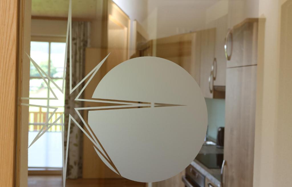 Een keuken of kitchenette bij Alpenperle