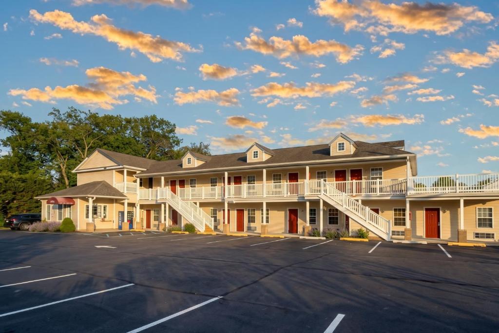 At 9 Motel Near Freehold I-195 photo
