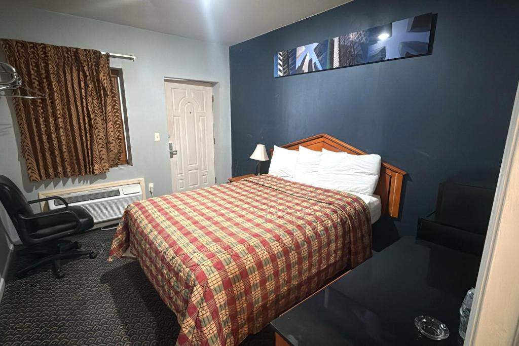 At 9 Motel Near Freehold I-195 photo