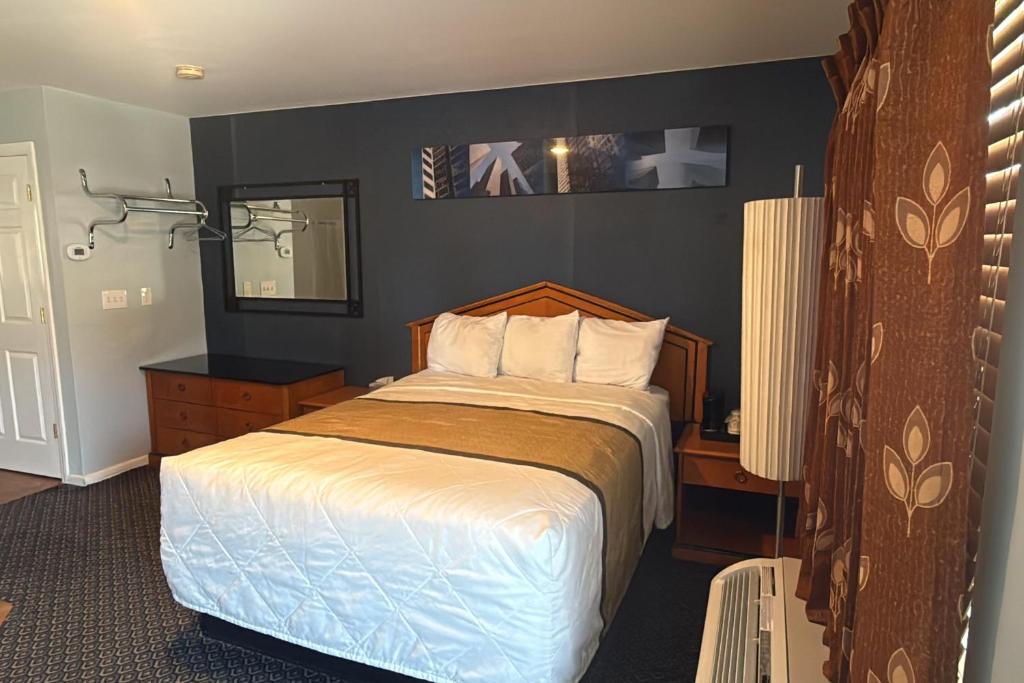At 9 Motel Near Freehold I-195 photo