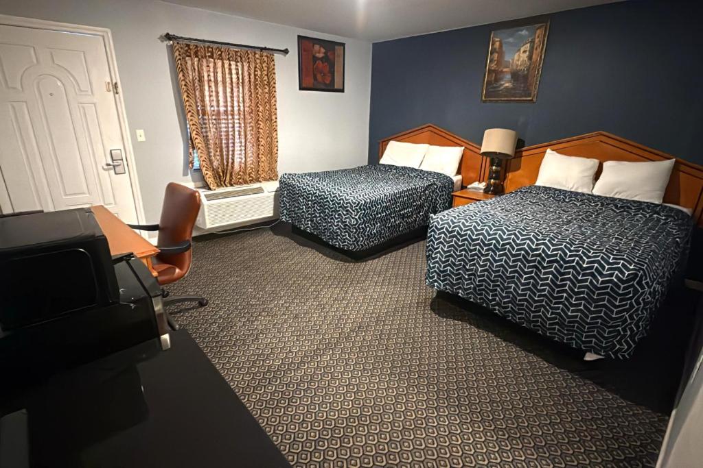 At 9 Motel - 