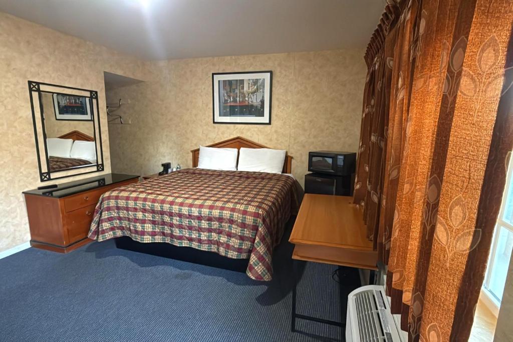 At 9 Motel - 