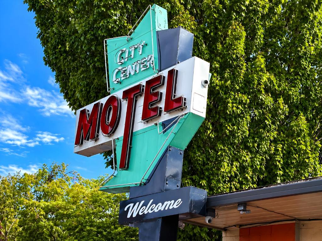 The City Center Motel photo