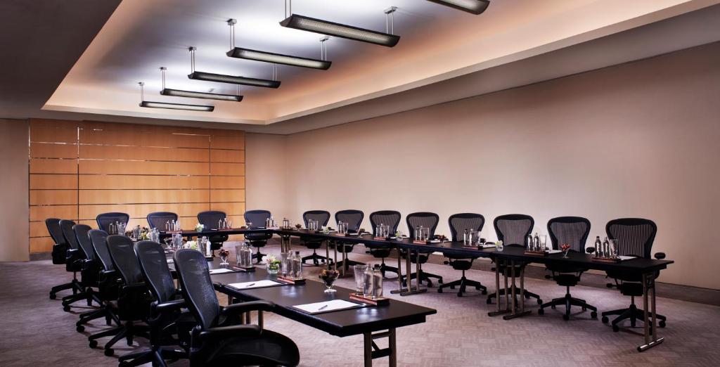 Khu vực hỗ trợ khách đi công tác/phòng hội thảo tại Pan Pacific Singapore