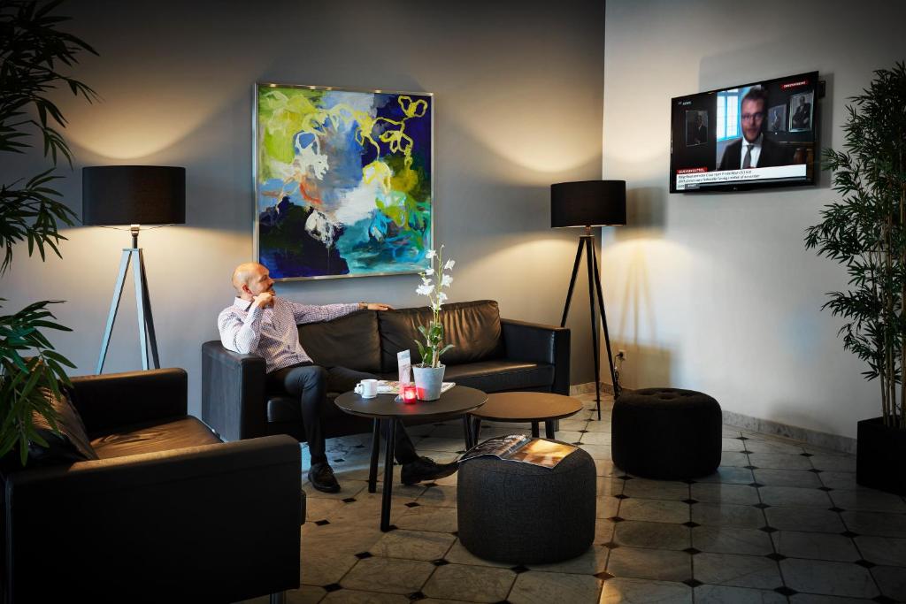 TV a/nebo společenská místnost v ubytování Cabinn Esbjerg