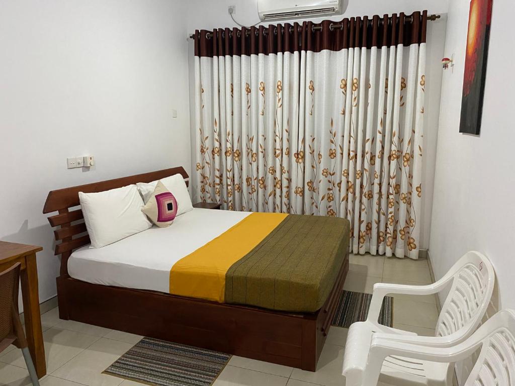 Why Not Palace - Chambre Simple De Luxe Avec Balcon