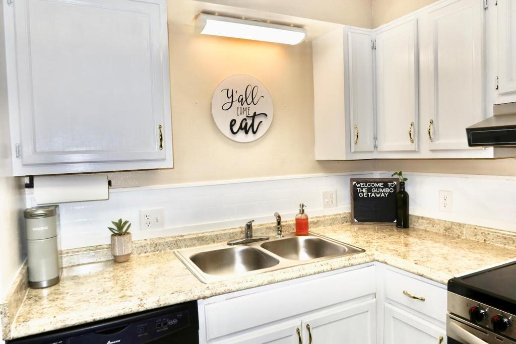 The Gumbo Getaway near Downtown Houma and NOLA - Appartement Met 1 Slaapkamer