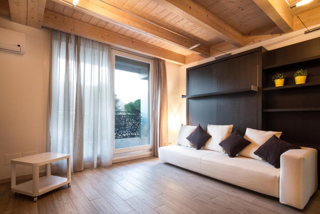 Lake Home Holiday - 2