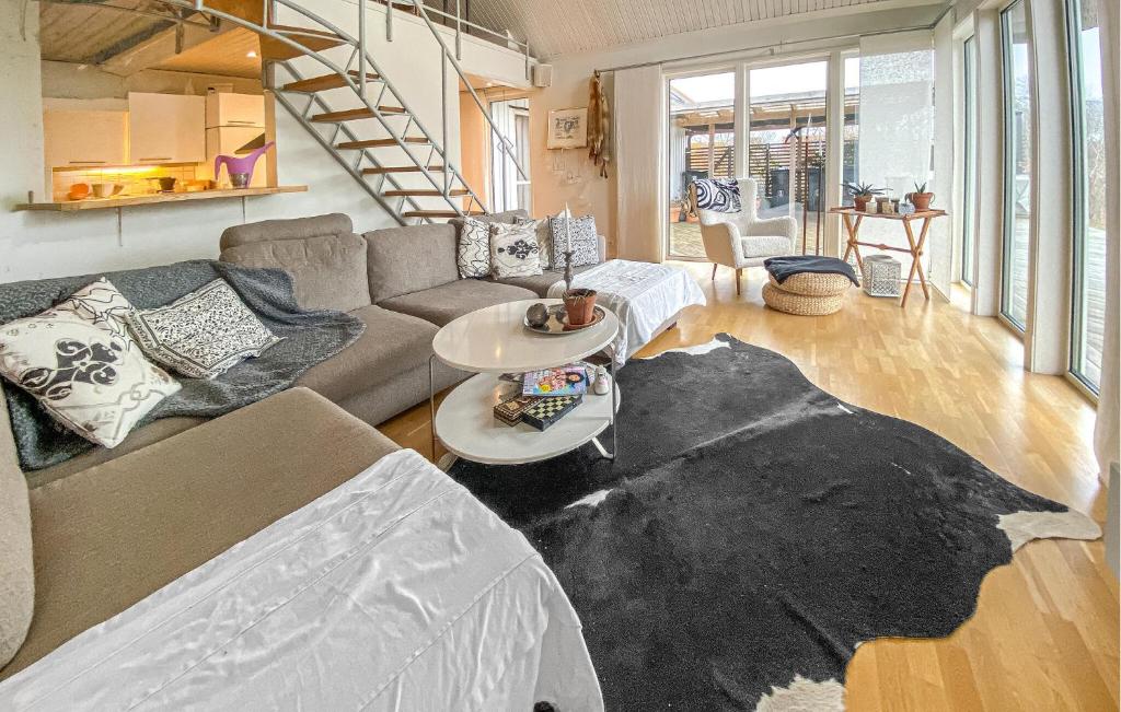 Awesome Home In Borgholm With Sauna